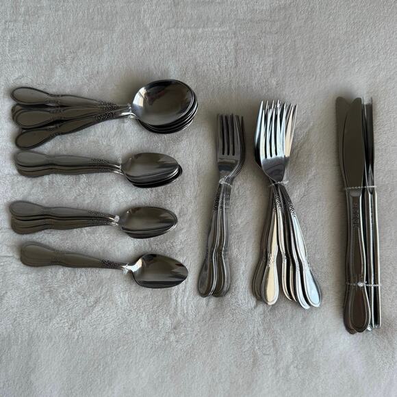 Vintage Oneida Northern Stainless‎ Korea 46 Pc Silverware Flatware Roses Floral - Picture 1 of 5